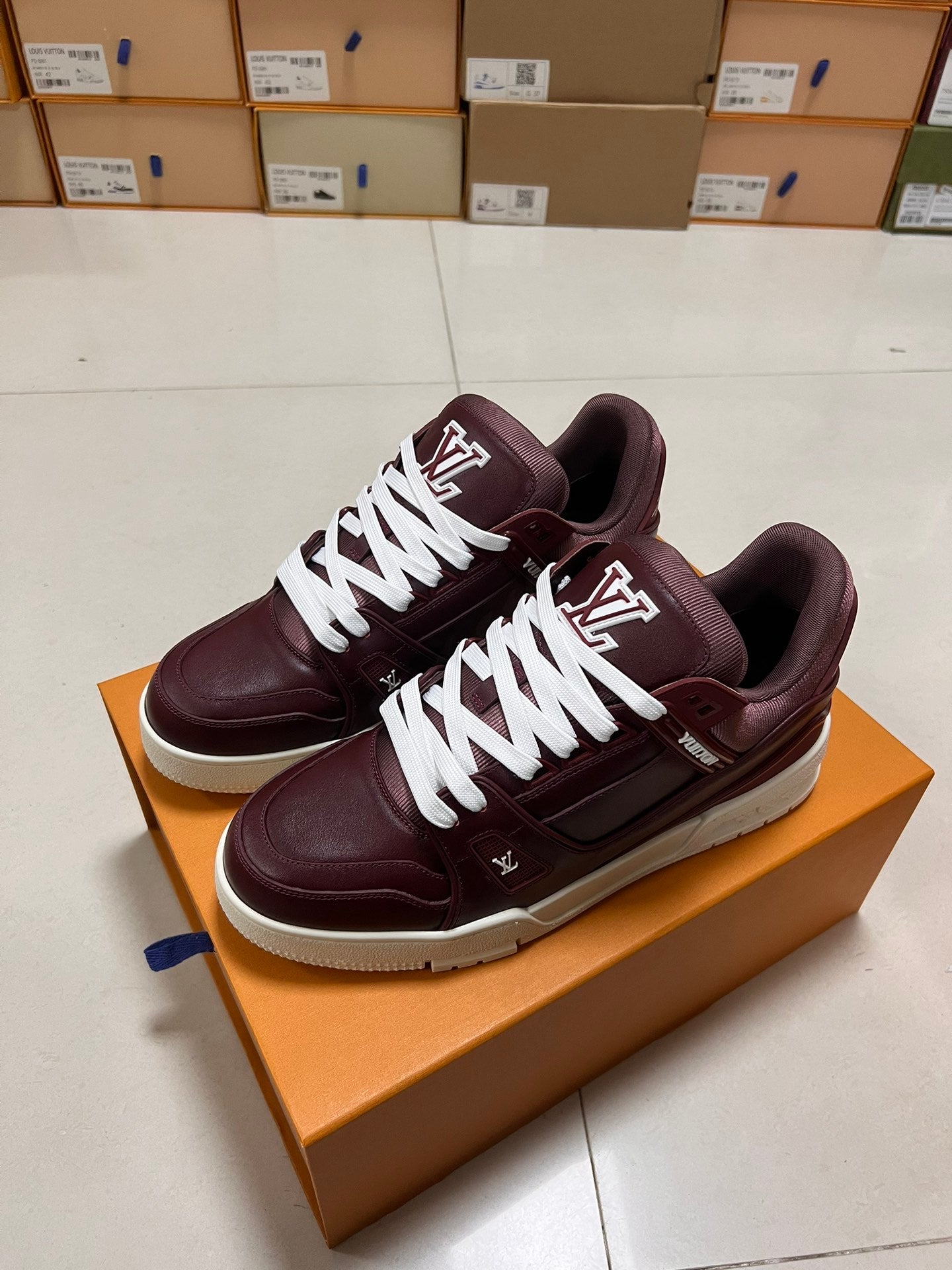 LV TRAINER SNEAKER
