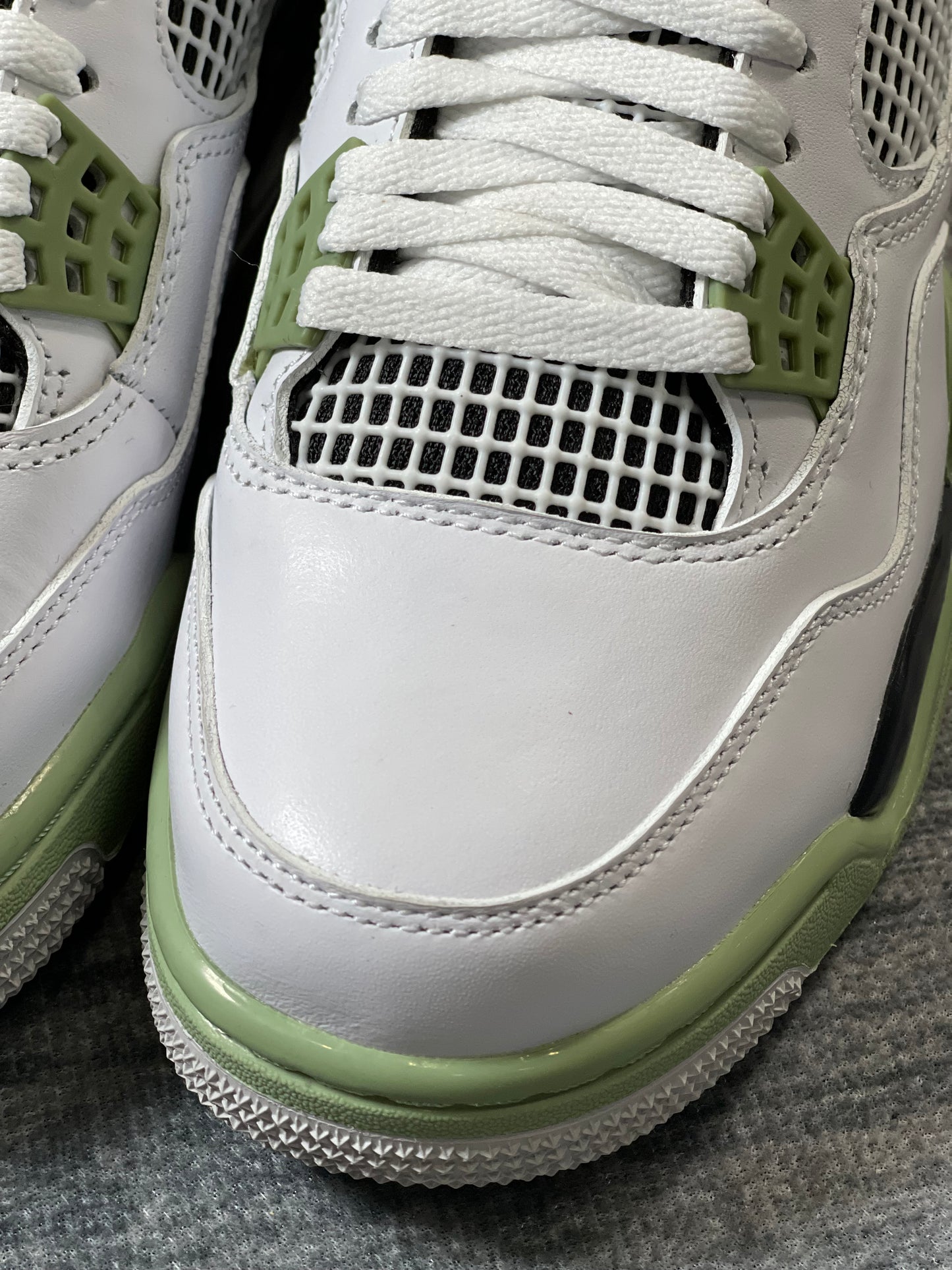 AJ4 Seafoam
