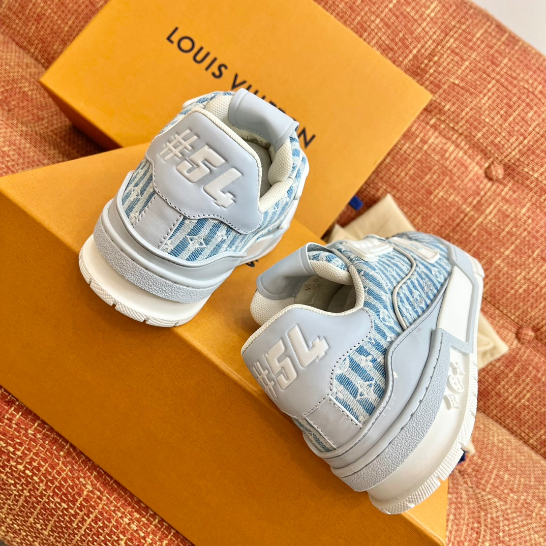 LV TRAINER SNEAKER