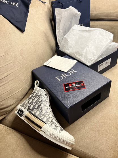 CD B23 Top- High Sneaker