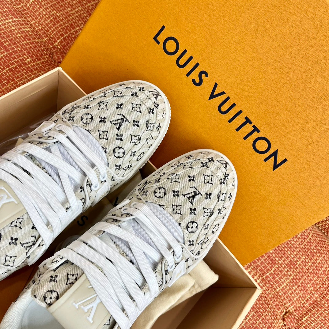 LV TRAINER SNEAKER