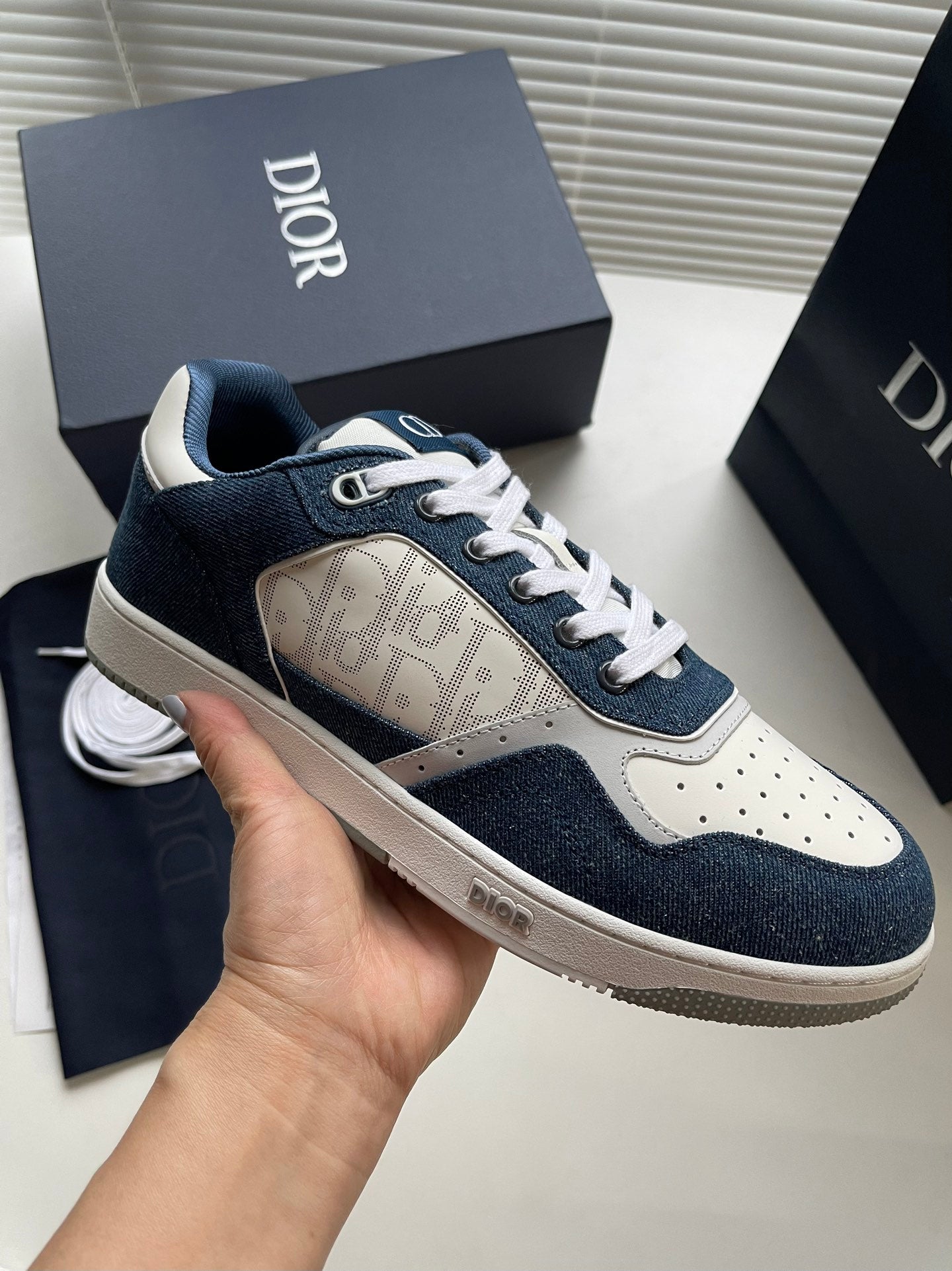 CD B27 Low-Top Sneaker