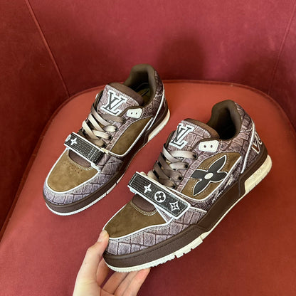 LV TRAINER SNEAKER