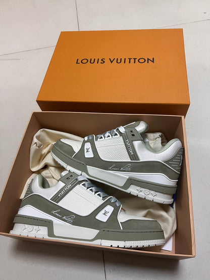 LV TRAINER SNEAKER