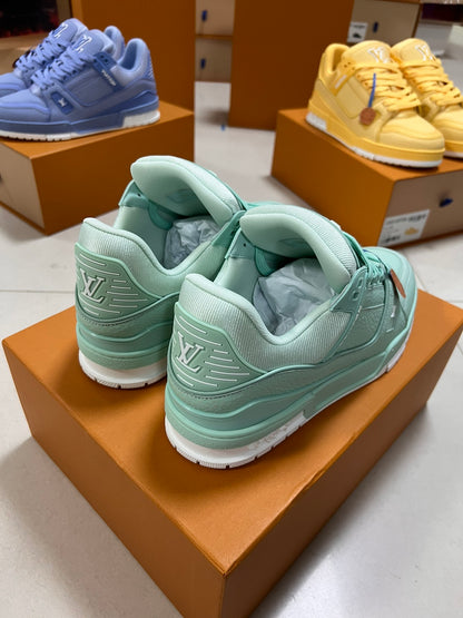 LV TRAINER SNEAKER