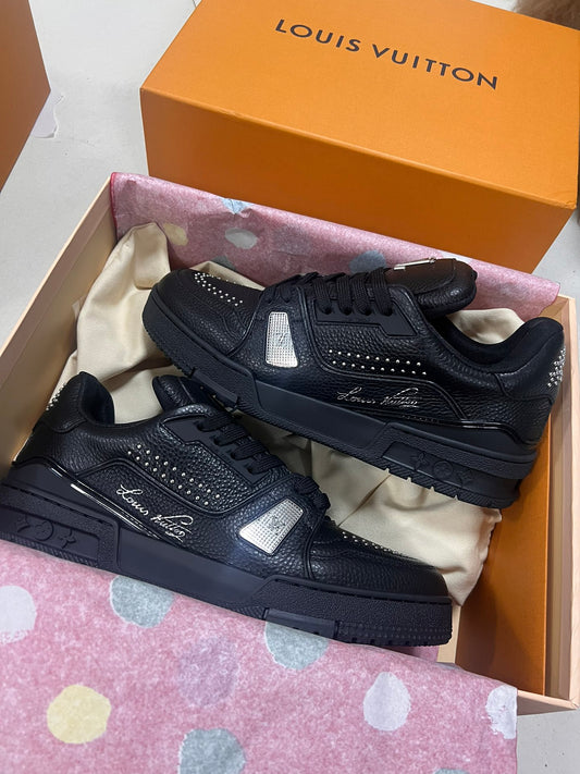 LV TRAINER SNEAKER