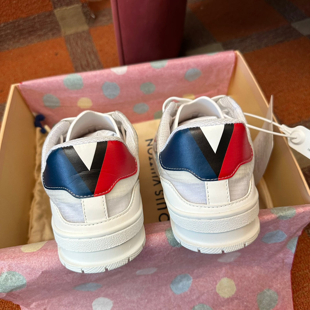 LV TRAINER SNEAKER