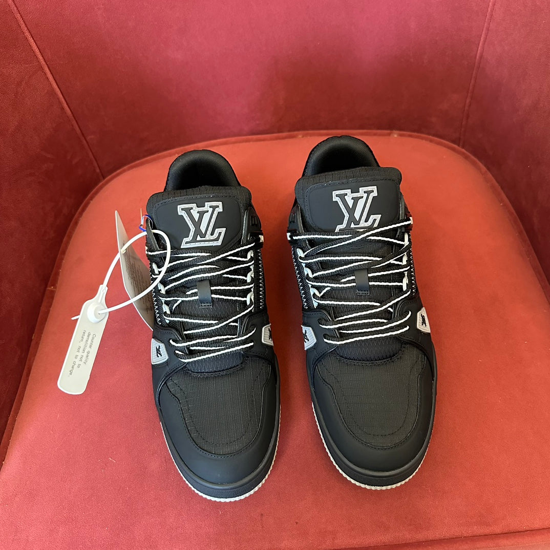 LV TRAINER SNEAKER