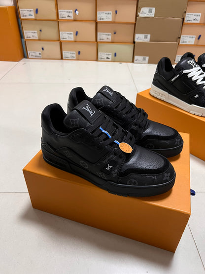 LV TRAINER SNEAKER