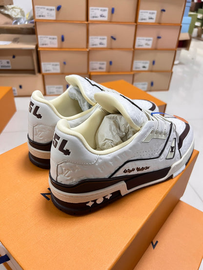 LV TRAINER SNEAKER