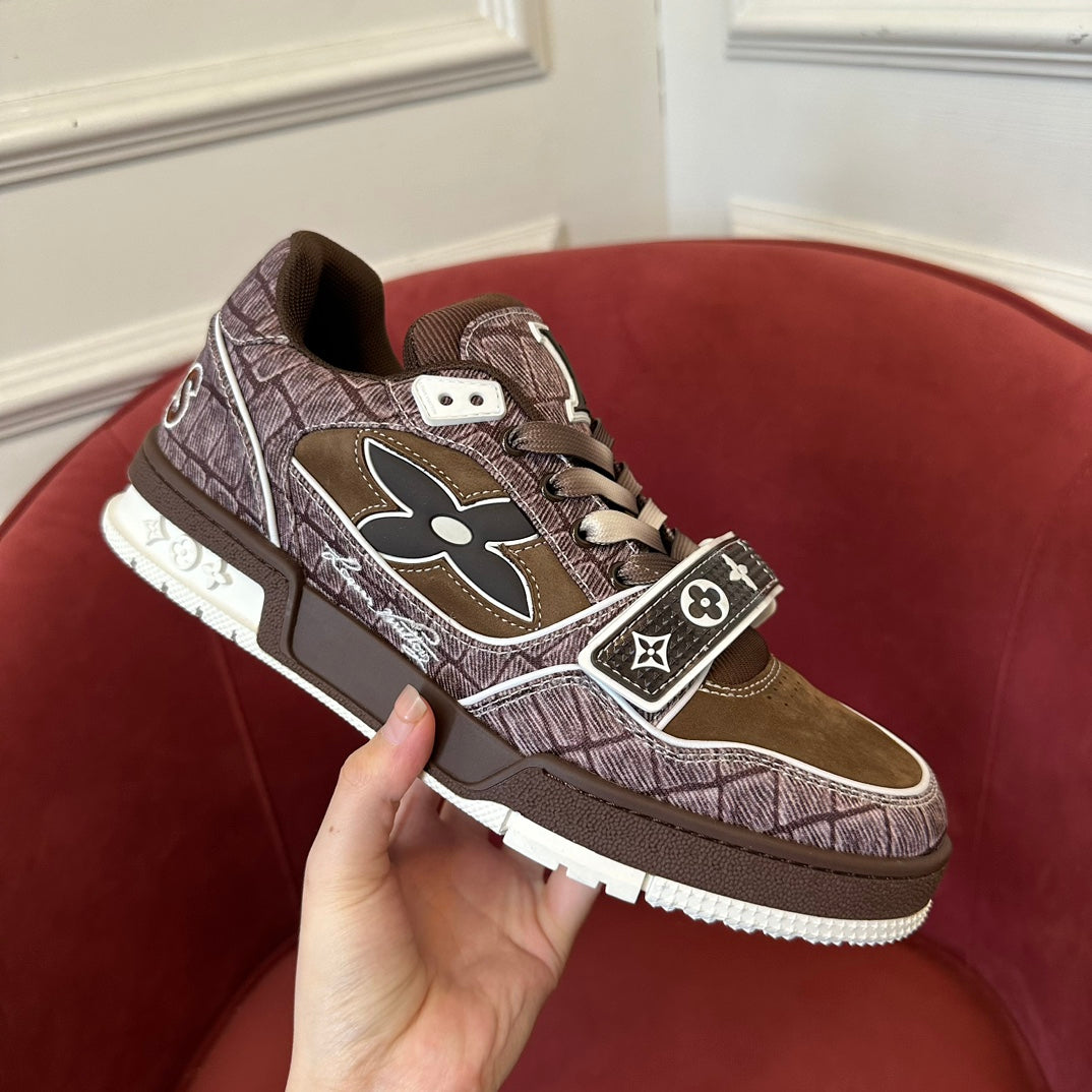 LV TRAINER SNEAKER