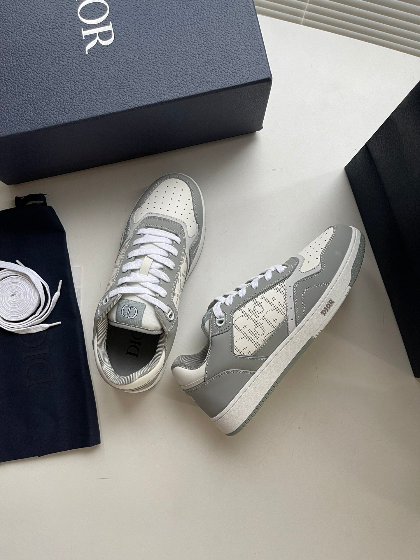 CD B27 Low-Top Sneaker