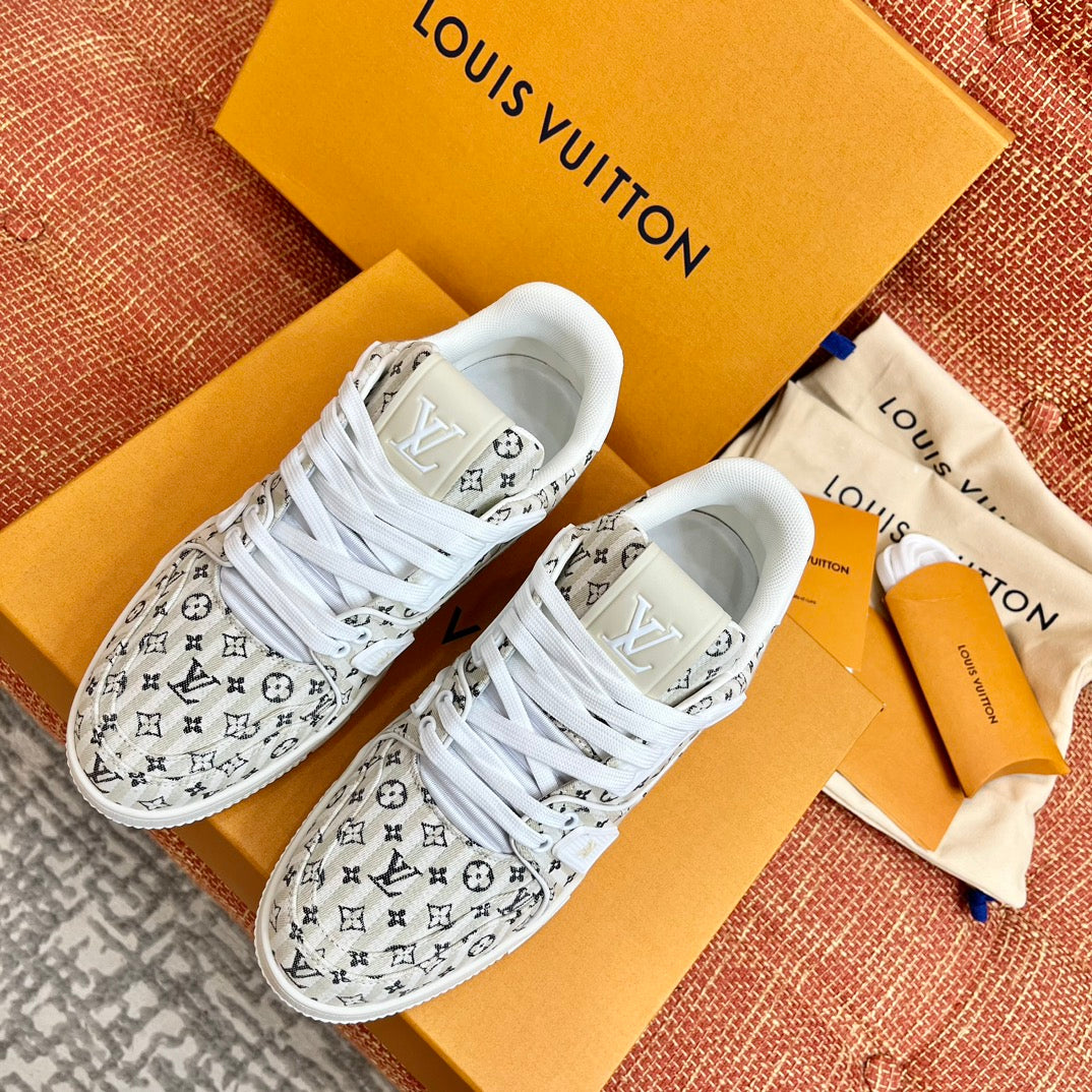 LV TRAINER SNEAKER