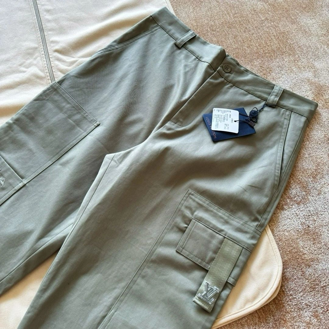 Lv Signature Cotton Cargo Pants