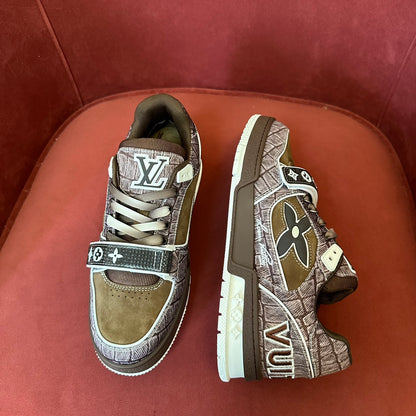 LV TRAINER SNEAKER