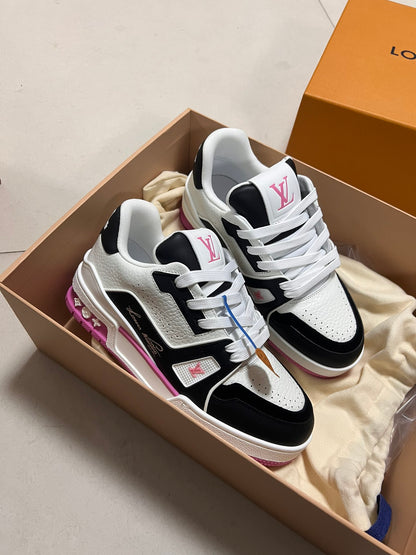 LV TRAINER SNEAKER