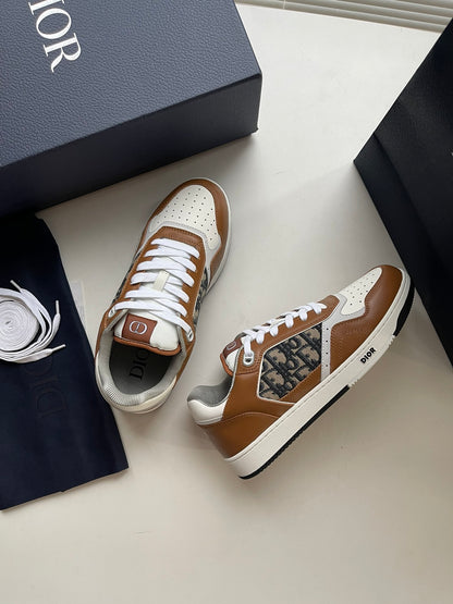 CD B27 Low-Top Sneaker