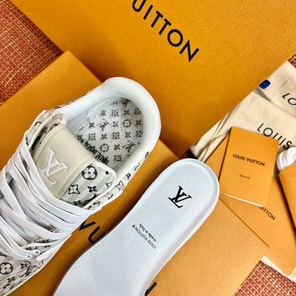 LV TRAINER SNEAKER
