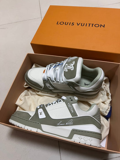 LV TRAINER SNEAKER