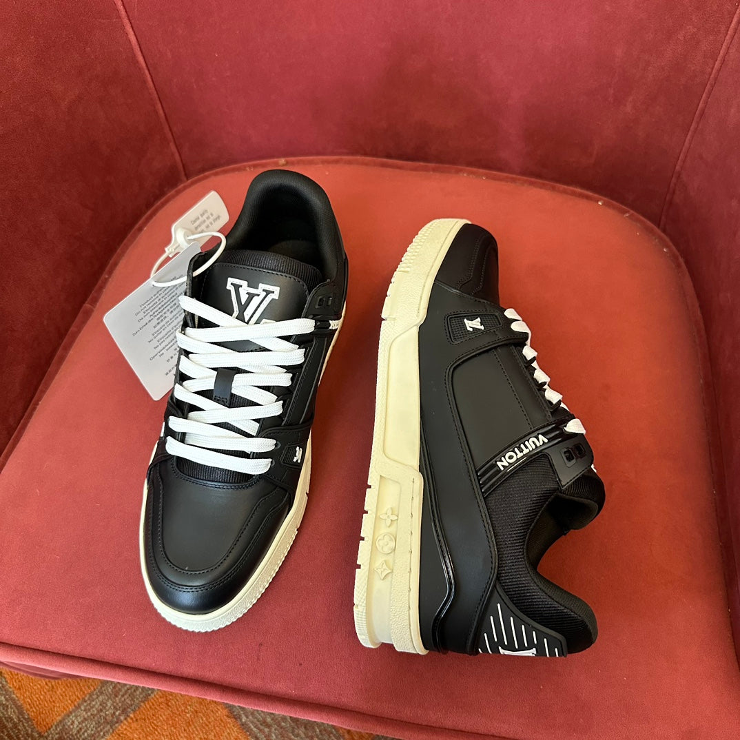 LV TRAINER SNEAKER