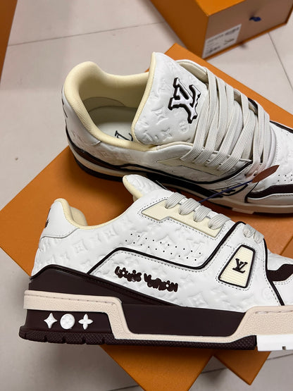 LV TRAINER SNEAKER