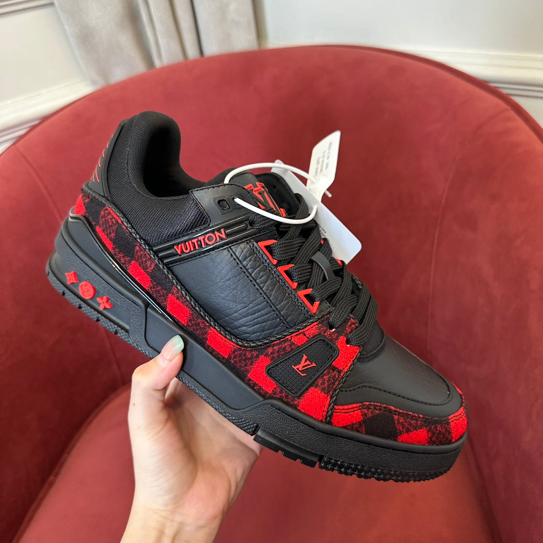 LV TRAINER SNEAKER