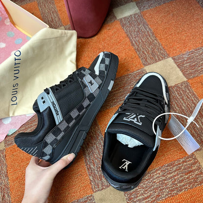 LV TRAINER SNEAKER