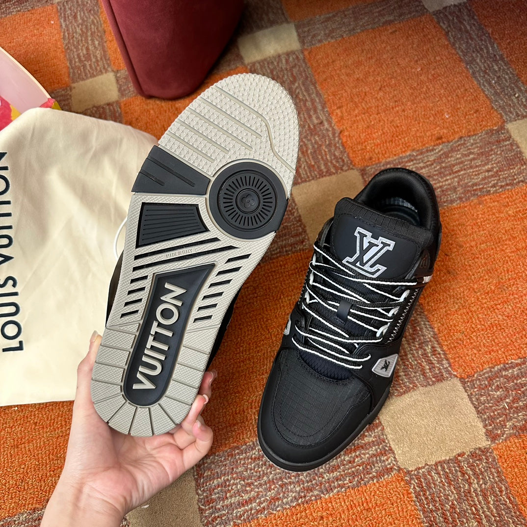 LV TRAINER SNEAKER
