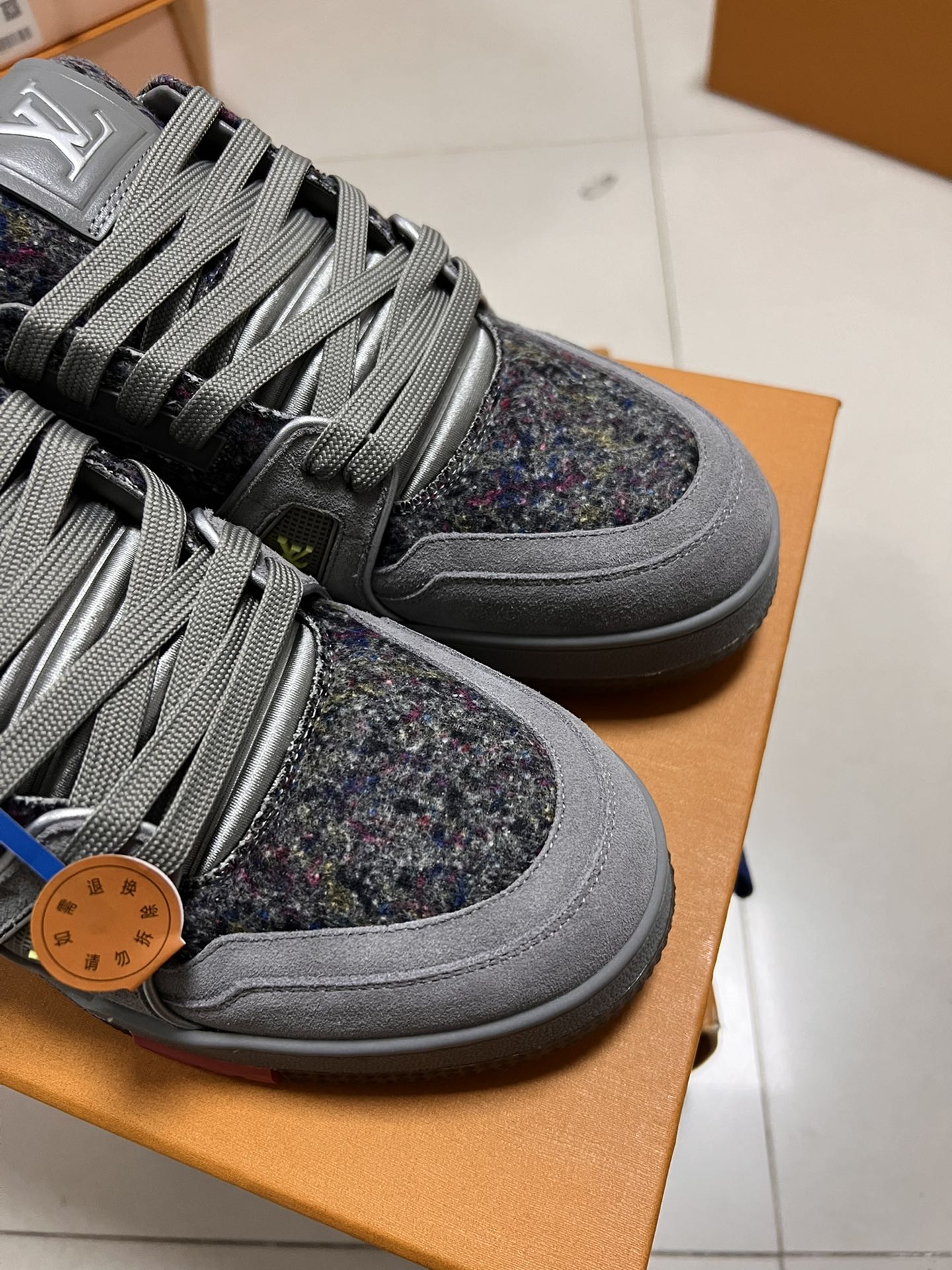 LV TRAINER SNEAKER