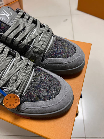 LV TRAINER SNEAKER