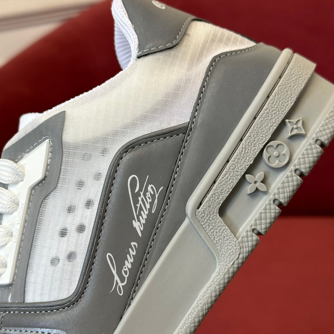 LV TRAINER SNEAKER