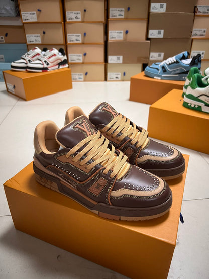 LV TRAINER SNEAKER