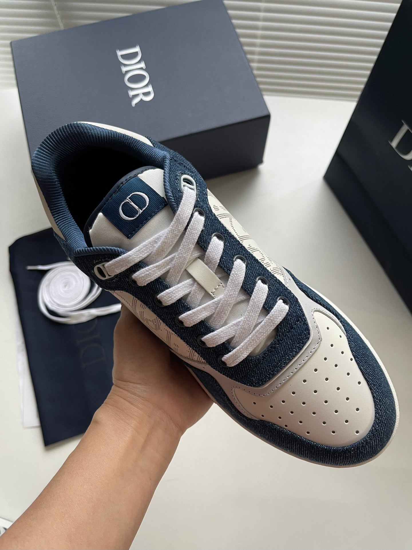 CD B27 Low-Top Sneaker