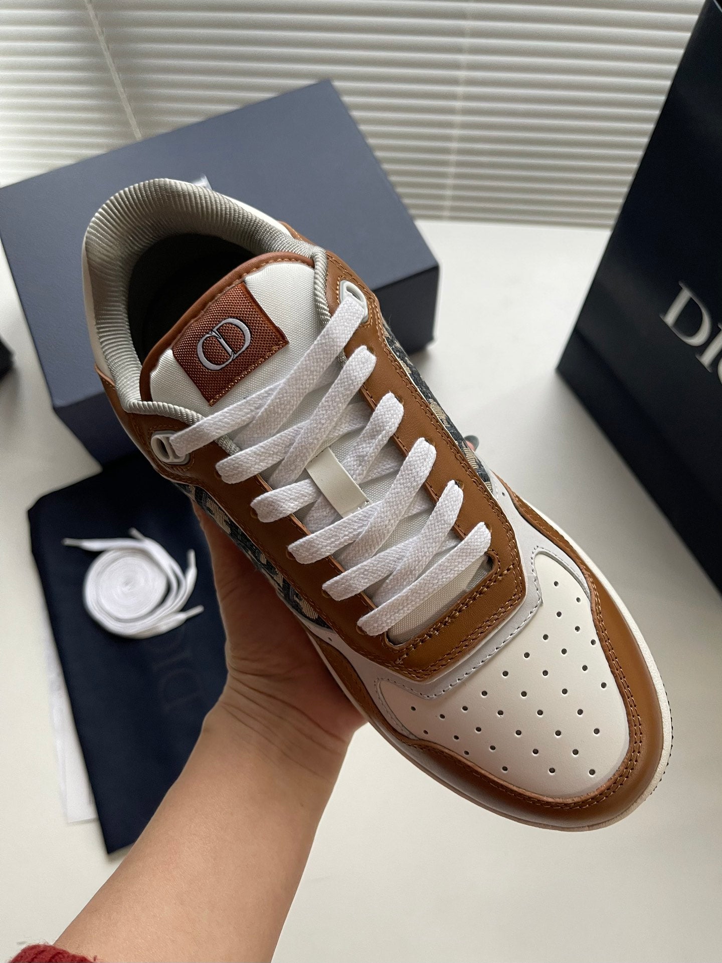 CD B27 Low-Top Sneaker