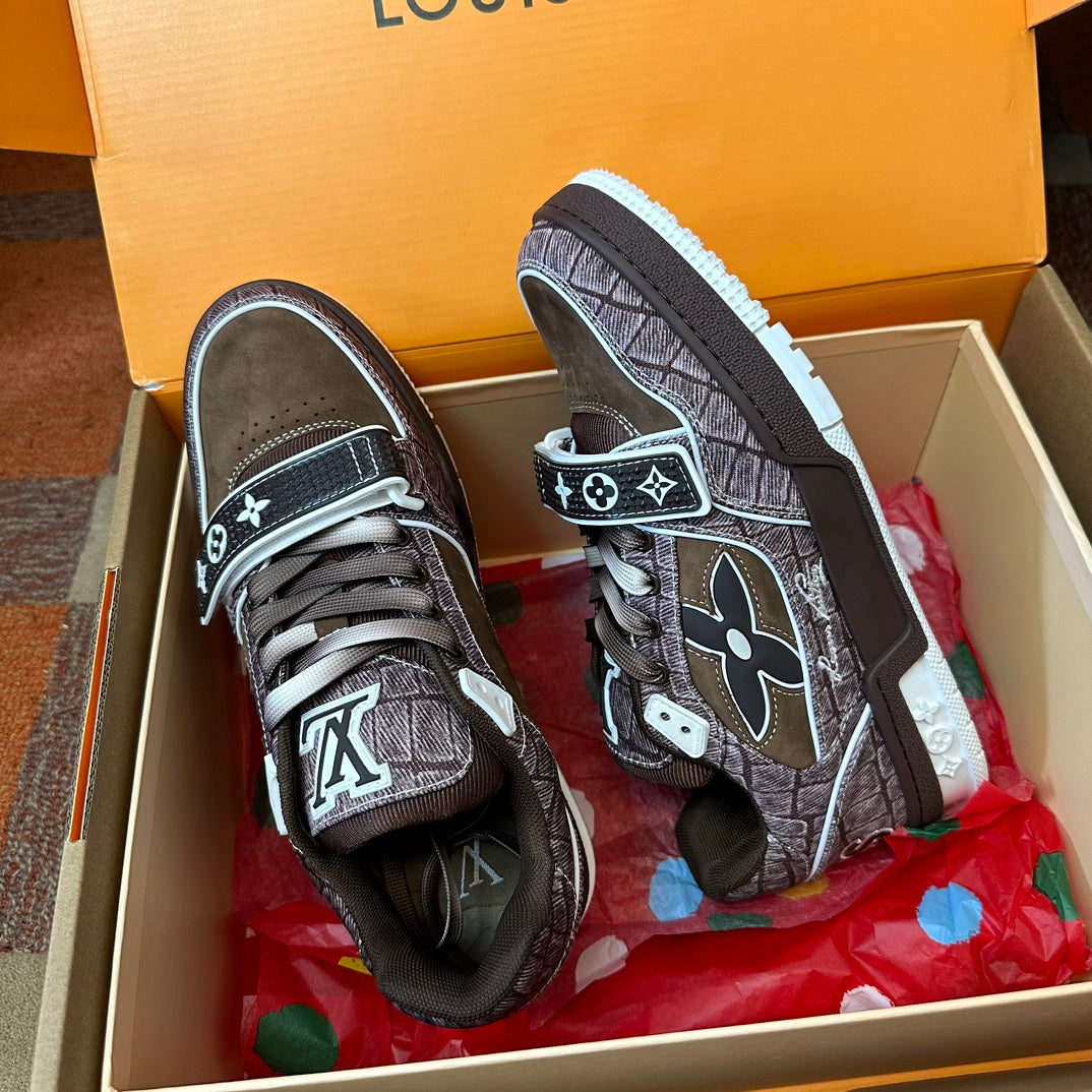 LV TRAINER SNEAKER