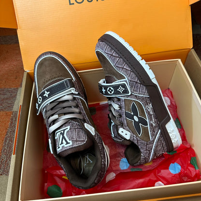 LV TRAINER SNEAKER