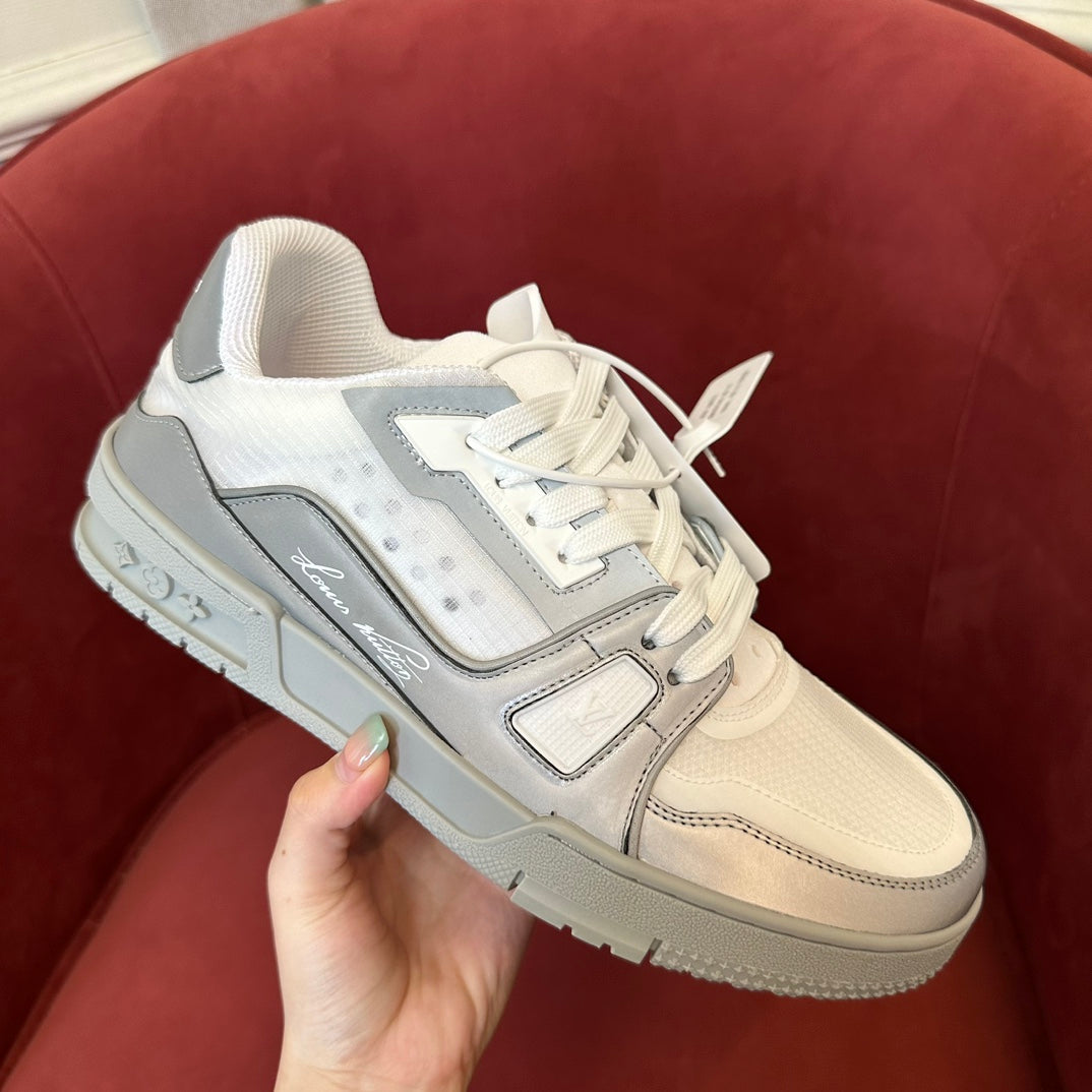 LV TRAINER SNEAKER