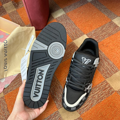 LV TRAINER SNEAKER