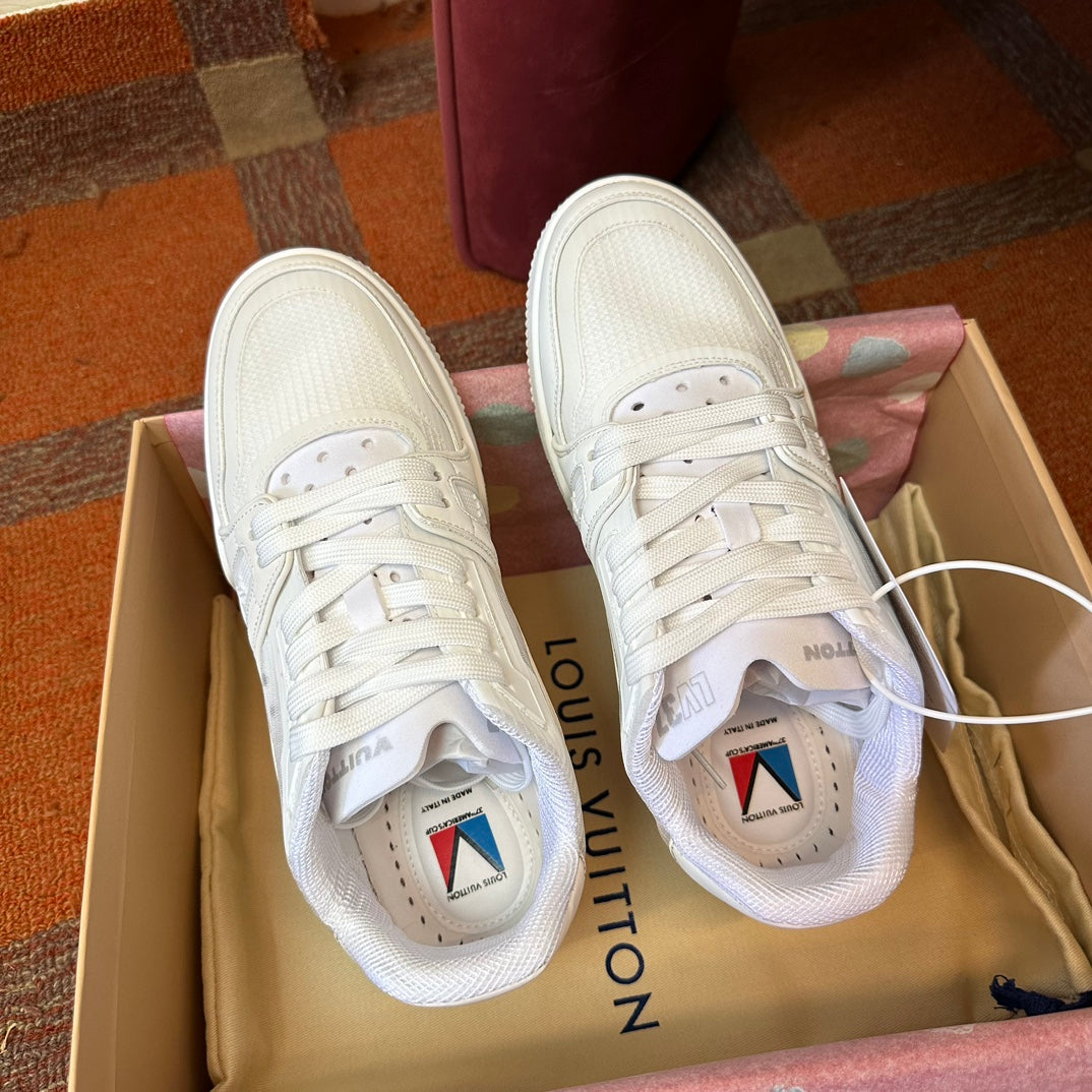LV TRAINER SNEAKER