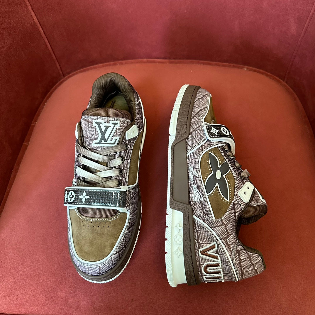 LV TRAINER SNEAKER