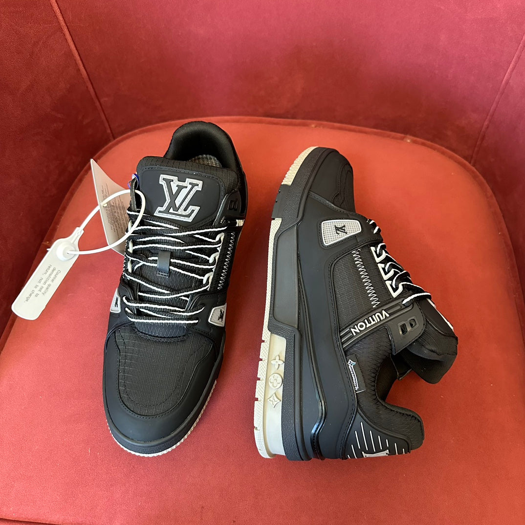 LV TRAINER SNEAKER