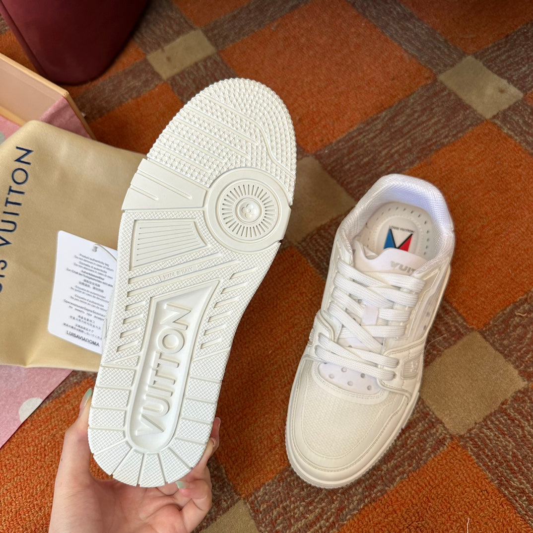 LV TRAINER SNEAKER