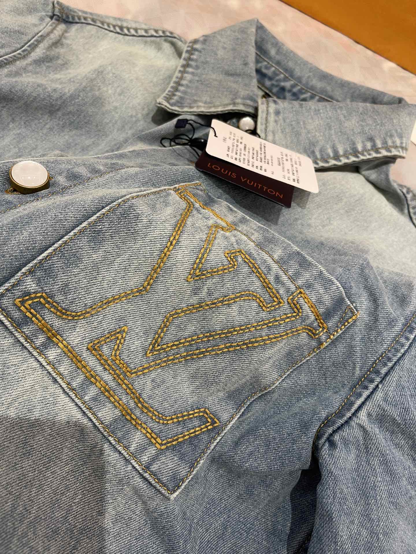 Lv Short-Sleeved Denim Shirt