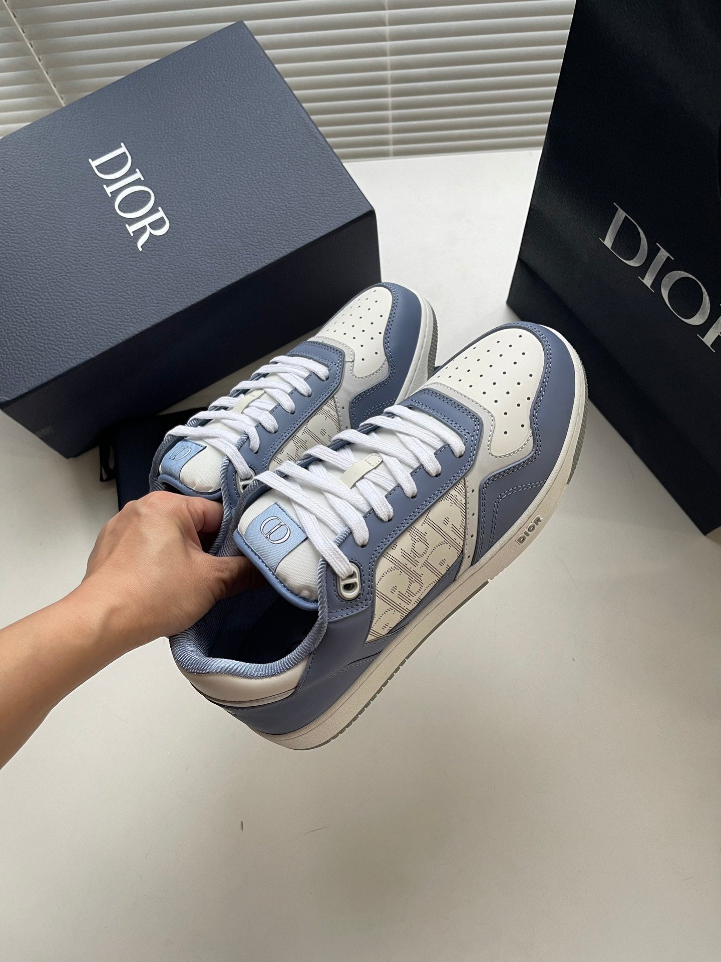 CD B27 Low-Top Sneaker