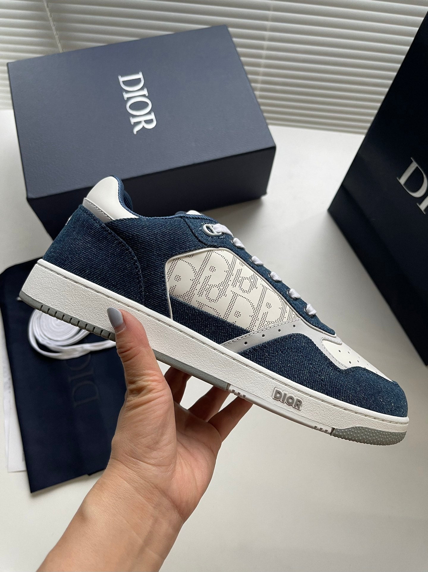 CD B27 Low-Top Sneaker