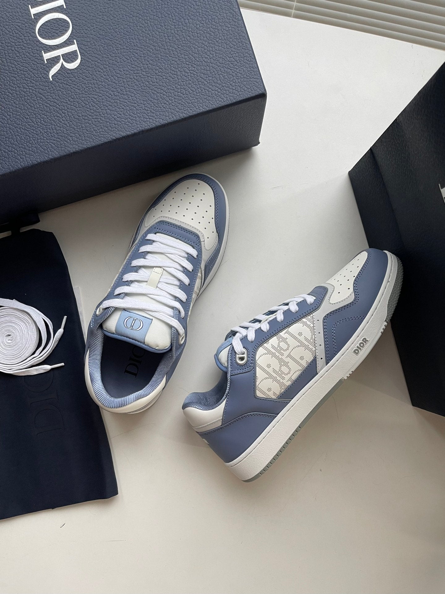 CD B27 Low-Top Sneaker