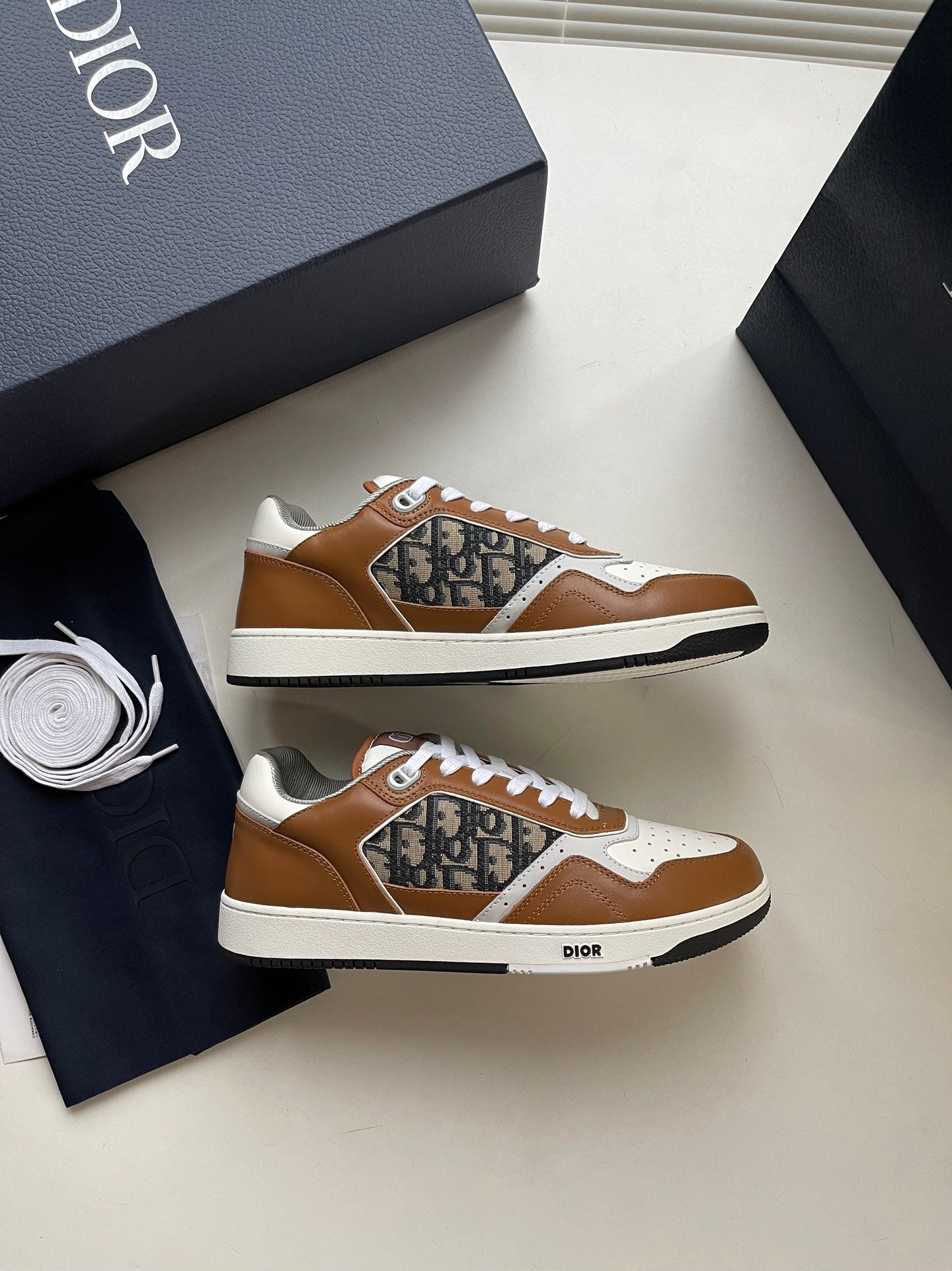 CD B27 Low-Top Sneaker