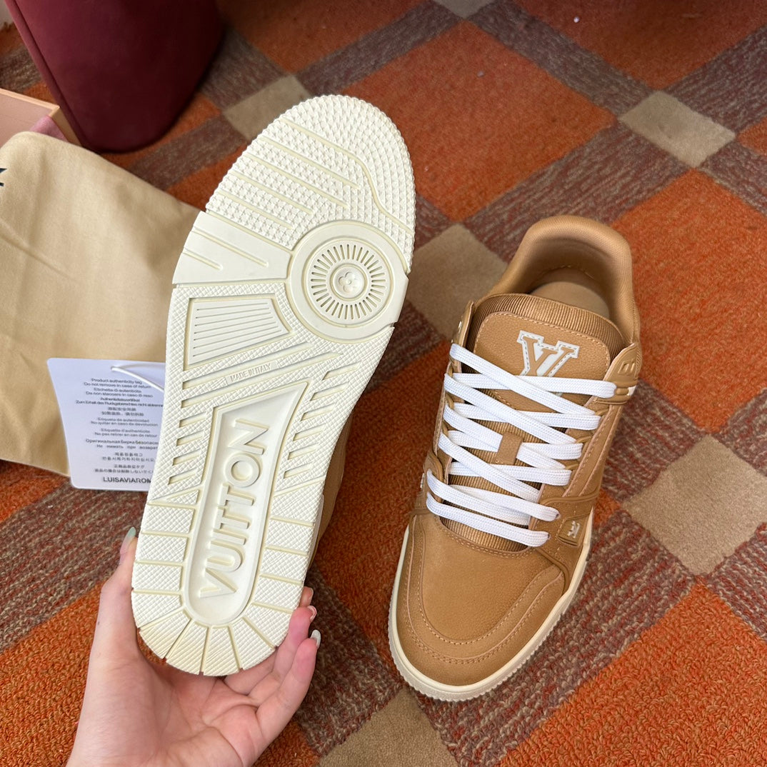 LV TRAINER SNEAKER
