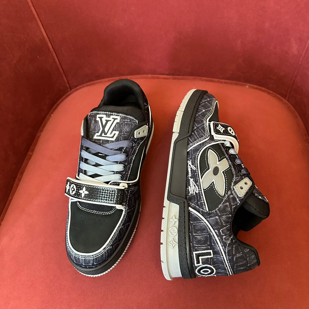LV TRAINER SNEAKER