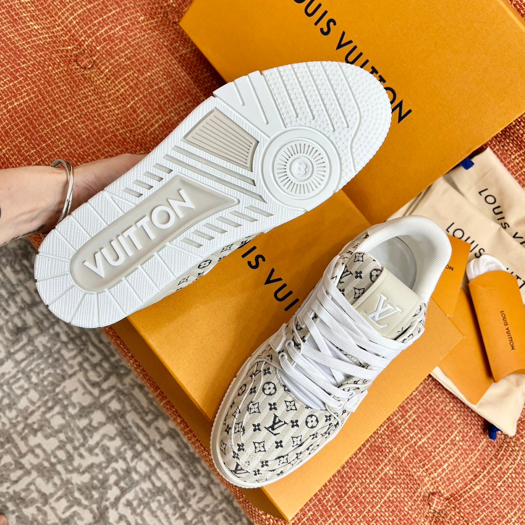 LV TRAINER SNEAKER